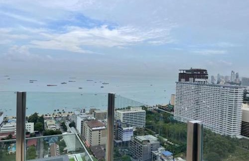 Pattaya Bay Apartment | The Base Central Pattaya Thai