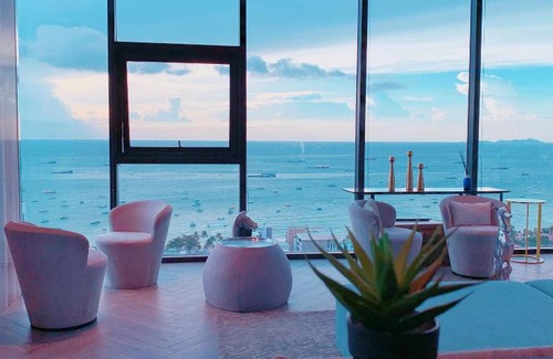 Pattaya Bay Apartment | THE BASE Seaview Holiday Inn