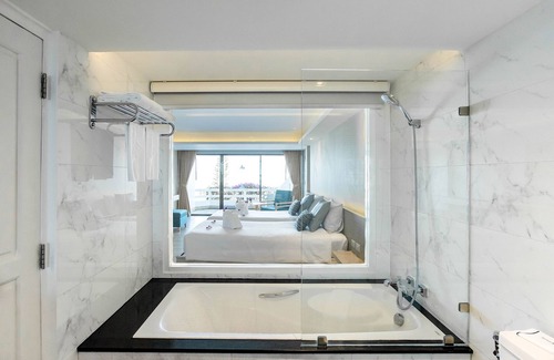Cha-am Hotel | The Cha-am Methavalai Hotel