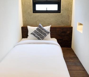 Wua Lai Hostel | The Entaneer Poshtel