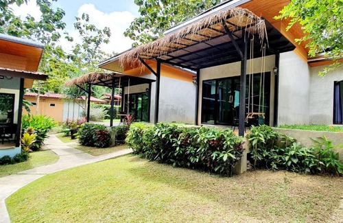 Ko Lanta Apartment | The River Whanau