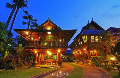 Pa Bong House | The Sali-Kham Traditional Lanna Home
