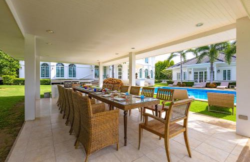 Sam Phraya Villa | The White House, Palm Hills Golf and Country Club