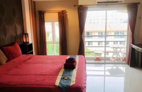 Ban Bang Saen Hostel | Tontalay Hotel