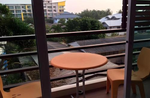 Ban Bang Saen Hostel | Tontalay Hotel