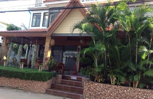 Thani Hotel | TR Guesthouse
