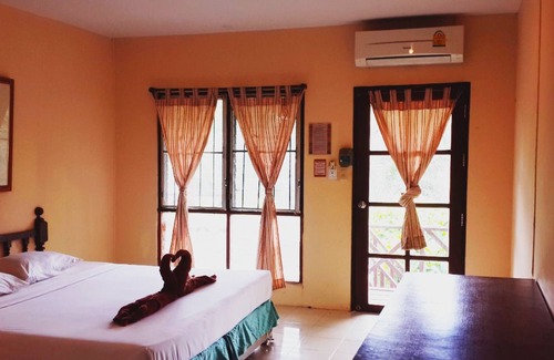 Ko Phi Phi Hotel | Tropical Garden Bungalow