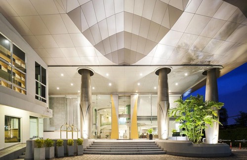 Phra Khanong Hotel | Viva Garden Serviced Residence