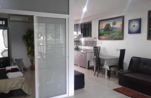 North Pattaya Apartment | Wongamat Privacy Apartment for 1-6 People