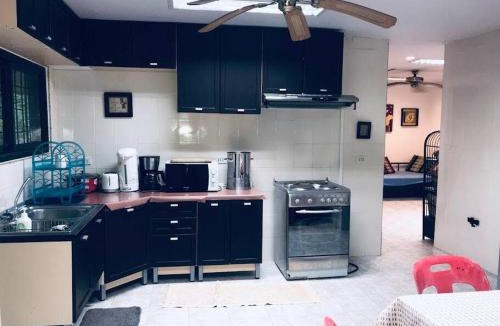 Khlong Muang House | ครอบครัวบ้านบนภูเขา Family Mountain Home