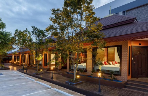 Nakhon Si Thammarat Hotel | บีวินรีสอร์ท