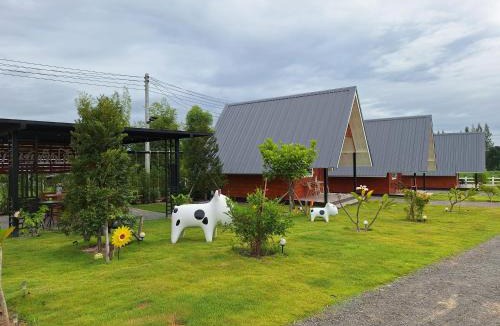 Suan Phueng House | บ้านน้ำผึ้งโฮมสเตย์