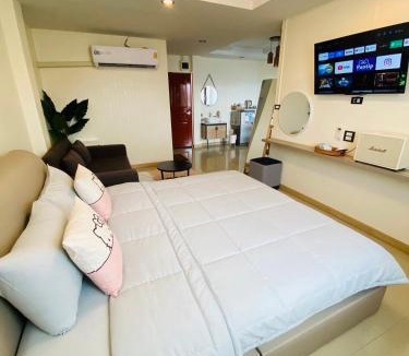 Koh Lan House | บ้านพักการ์ฟิลด์ซีวิว&พูล เกาะล้าน