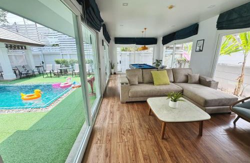 Bang Lamung Villa | บ้านลิน พูลวิลล่า พัทยา