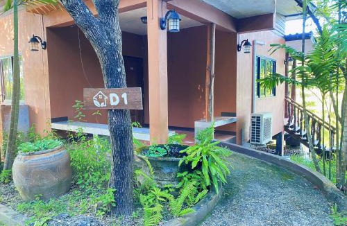 Mae Faek Mai House | บ้านสวนภูรจิตร Baansuanphurajit