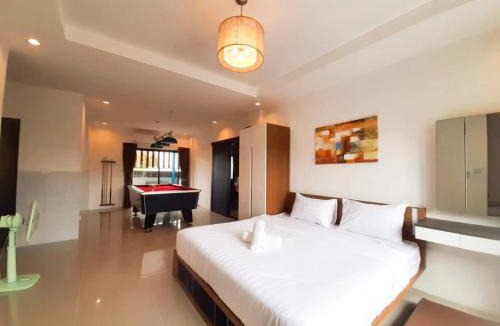 Hua Hin House | บ้านสไลเดอร์แดง พูลวิลล่า 4 ห้องนอน พัก 15-20 คน