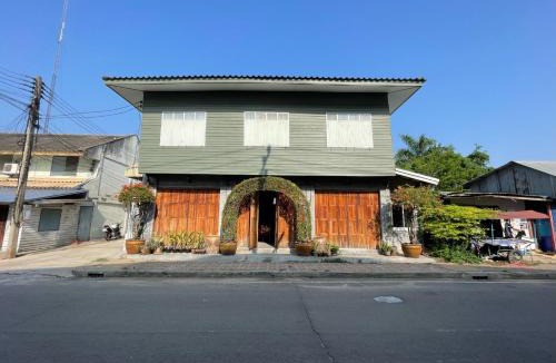 Prakhon Chai Bed & Breakfast | บ้านแสนรัก Casa Dolce Casa, Prakhon Chai