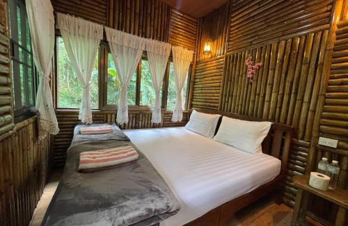 Mae On Hotel | บ้านไม้ไผ่เทียมตาแม่กำปอง Baanmaipai Tiamta Maekampong