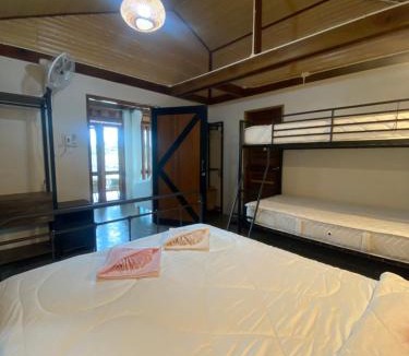 Khao Suan Kwang Cabin | ปีกไม้วิลล่าบ้านMaya-มายา