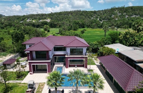 Cha-am Villa | พูลวิลล่าหน้าเขา เปิดให้บริการแล้วค่ะ ด้านหน้าติดถนนเพชรเกษม ด้านหลังวิวภูเขา