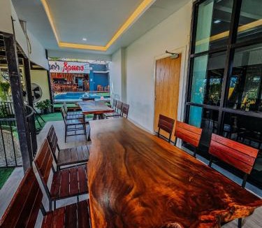San Kamphaeng Villa | พูลวิลล่าเชียงใหม่ บ้านดำวัวแดง