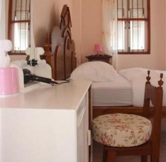 Hua Wiang House | มิสหลุยส์เกสเฮ้าท์