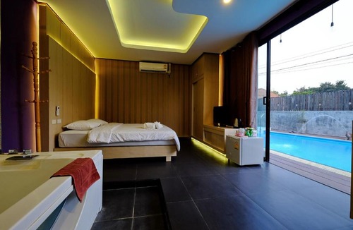 Nakhon Ratchasima Hotel | ลอฟท์แอทสีมา สาขา2