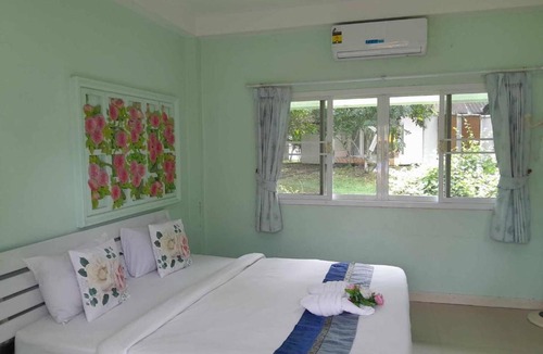 Sarika Hotel | อุ่นเรือน รีสอร์ท