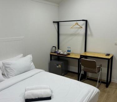 Nong Rai Hotel | เดย์ อิน