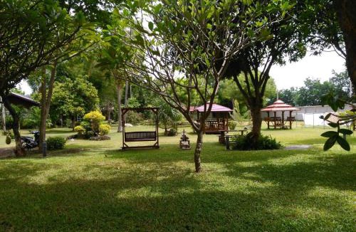 Dan Chang Hotel | โรงแรมฉัตรแก้ว