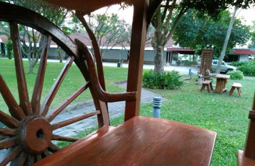 Dan Chang Hotel | โรงแรมฉัตรแก้ว