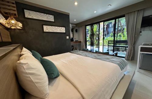 Ko Phi Phi Hotel | โรงแรมชาวเกาะพีพี Chaokoh Phi Phi Island