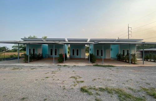 Tha Bo Hostel | โรงแรมบ้านสวนวินเทจ