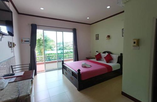 Mae Ram Phueng Hotel | โรงแรมอิ่มสุข บางสะพาน