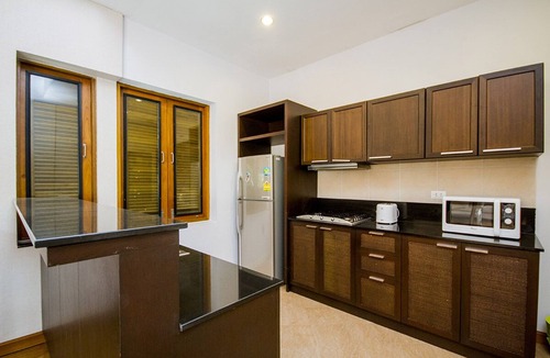 Jomtien House | 10 BR Pratamnak villa with pool