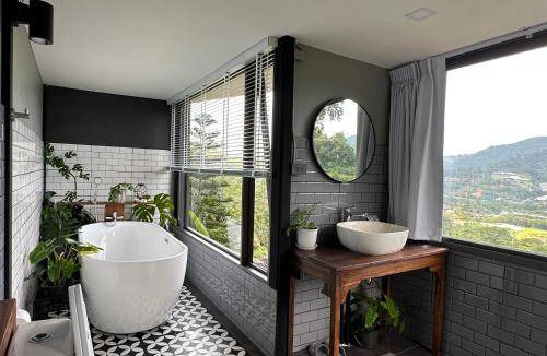 Pong Yaeng Resort | 103 m² Resort ∙ 2 bedrooms ∙ 6 guests