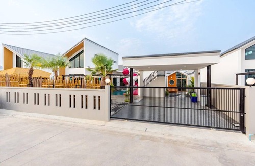 Cha-am Villa | 112 m² Villa ∙ 4 bedrooms ∙ 18 guests