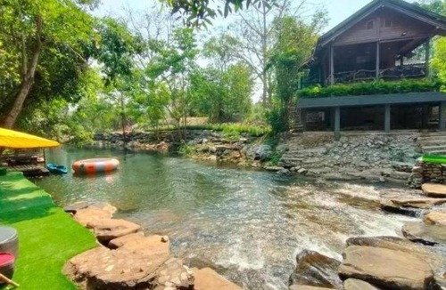 Wat Bung Toei Resort | 145 m² Resort ∙ 2 bedrooms ∙ 20 guests