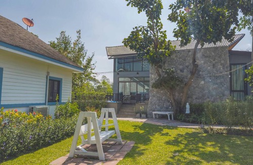 Khanong Phra Bed & Breakfast | 150 m² Bed and breakfast ∙ 4 bedrooms ∙ 127 guests