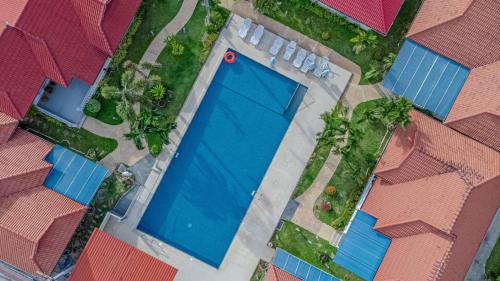 Pratumnak Hill Villa | 15BR-30PAX,300m-Beach & 8mins Walking Street for Families & Group Retreat