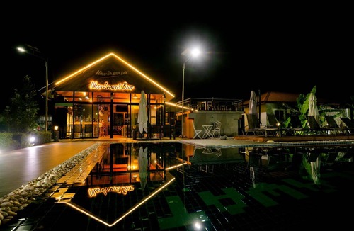 Tha Kham Resort | 165 m² Resort ∙ 3 bedrooms ∙ 8 guests