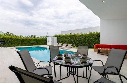 Khao Tao Hotel | 180 m² Hotel ∙ 10 guests