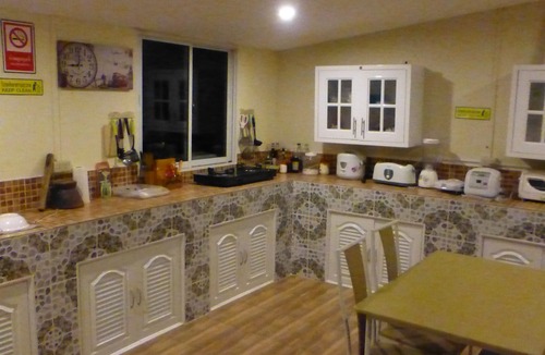 Phen Apartment | 2 Double Bedroom Pool Apartment With Extensive Kitchen Dining Room Wi-fi Aircon