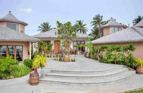 Hat Chao Samran Resort | 200 m² Resort ∙ 4 bedrooms ∙ 127 guests