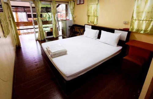 Chum Saeng Hotel | 22 m² Hotel ∙ 5 guests