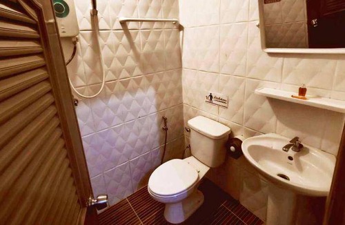 Chum Saeng Hotel | 22 m² Hotel ∙ 5 guests
