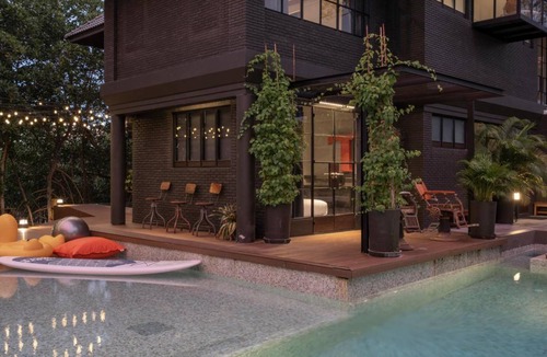 Laem Phak Bia Hotel | 235 m² Hotel ∙ 5 bedrooms ∙ 15 guests