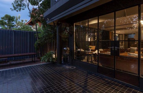Laem Phak Bia Hotel | 235 m² Hotel ∙ 5 bedrooms ∙ 15 guests