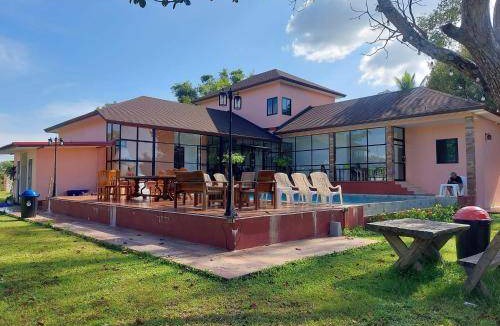 Nakhon Nayok Villa | 2400 m² Villa ∙ 4 bedrooms ∙ 30 guests