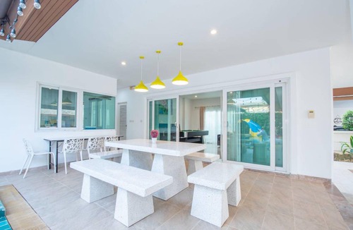 Bang Lamung Villa | 250 m² Villa ∙ 4 bedrooms ∙ 13 guests